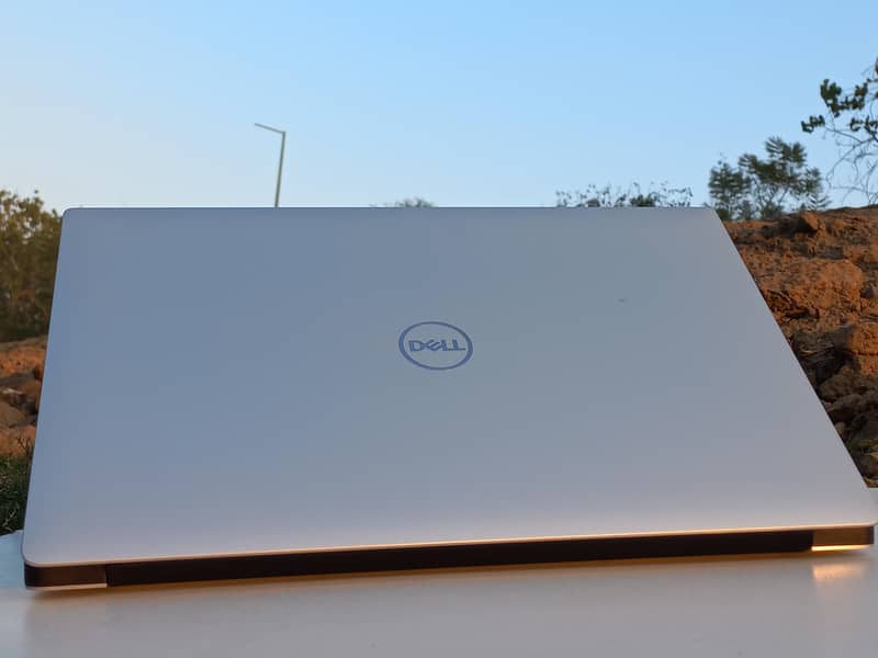 Dell xps 15 7590 core i7 9th gen |  4Gb Nvidia GTX 1650 | Workstation 7