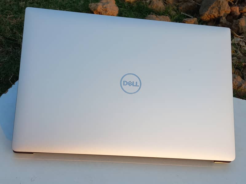 Dell xps 15 7590 core i7 9th gen |  4Gb Nvidia GTX 1650 | Workstation 9