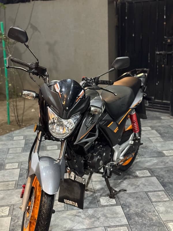 Honda CB150F 6