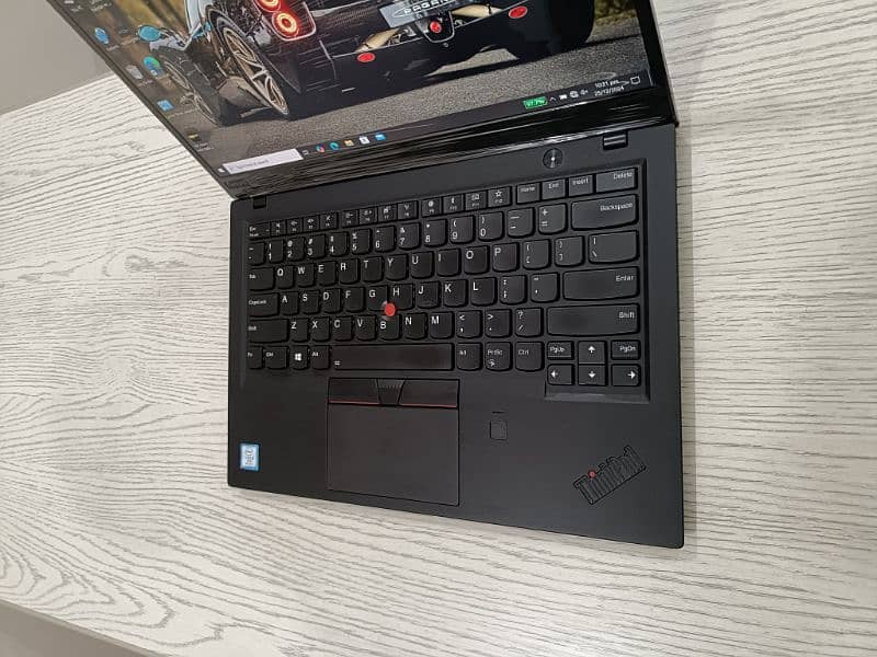 Lenovo Thinkpad x1 carbon core i5 8th gen quadcore 14 inch 2k ips 4