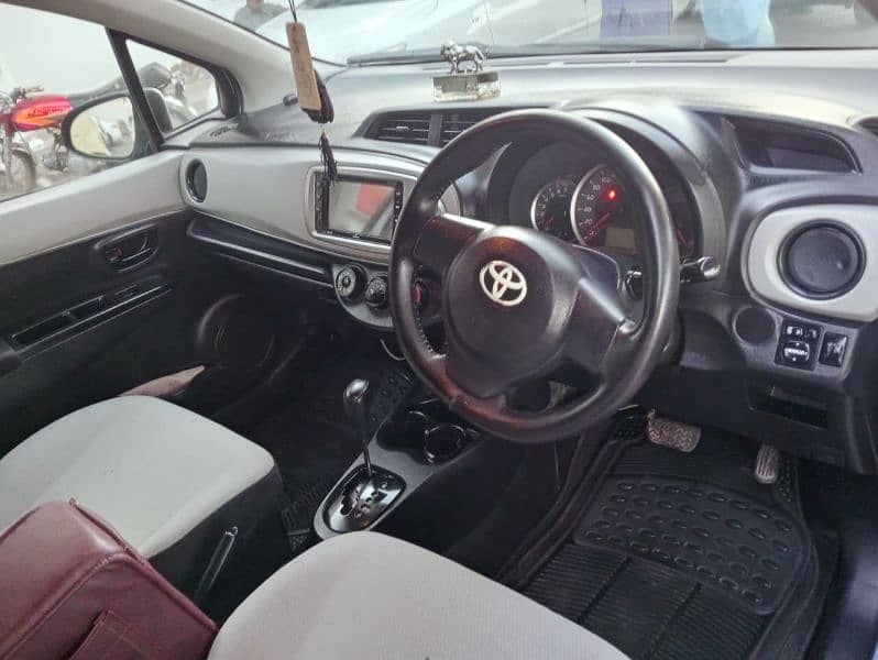 Toyota Vitz 2014 4