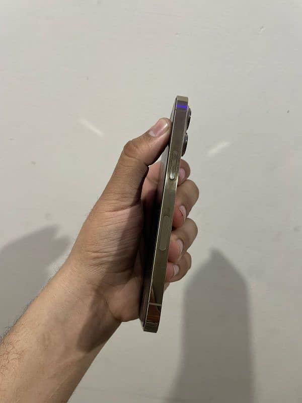 13 pro (128) Gold Pta approved 90% Battery 3