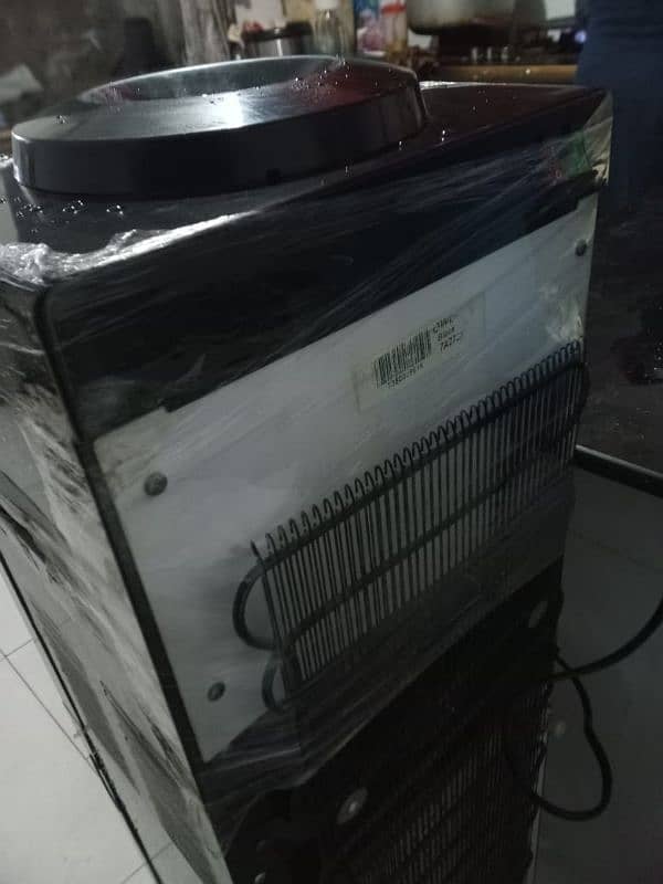 water dispenser new condition 4