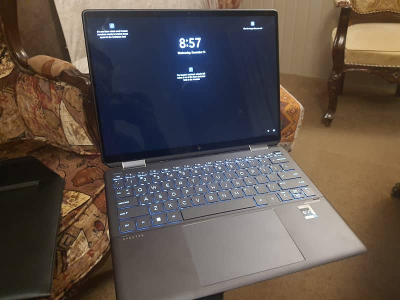 HP Spectre Midnight Black , Core I7-1355U, (Like Brand New) 2