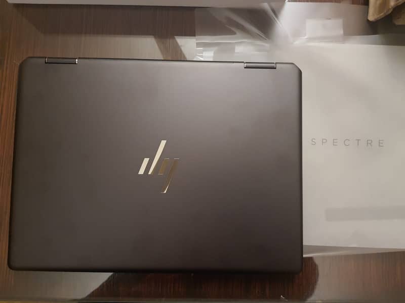 HP Spectre Midnight Black , Core I7-1355U, (Like Brand New) 3