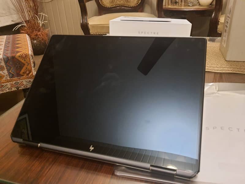 HP Spectre Midnight Black , Core I7-1355U, (Like Brand New) 4