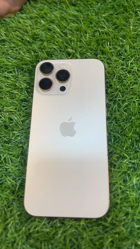 iPhone 16 Pro Max  HK (256GB) 0