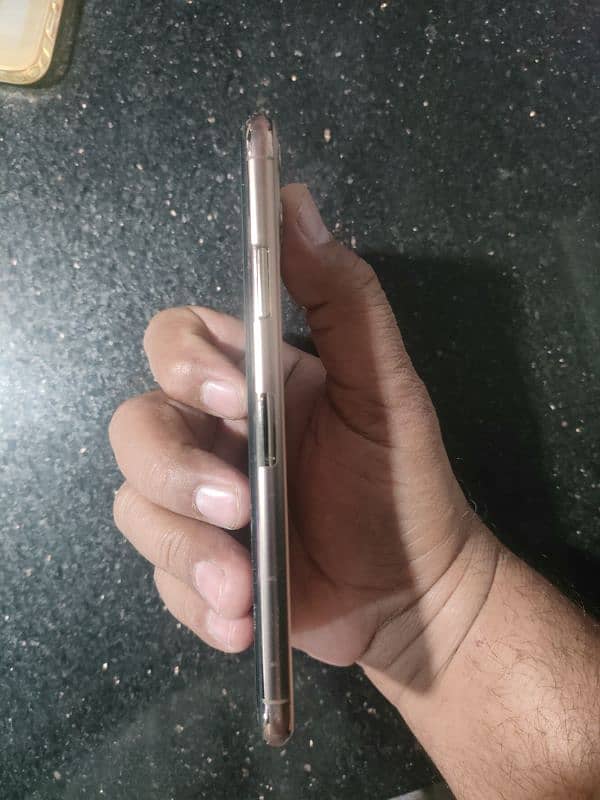 iPhone 11 pro max FU sealed original in excellent condition for sale 5