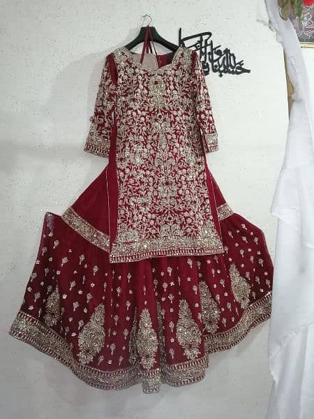 bridal lehnga worth 1.5 lakh 1