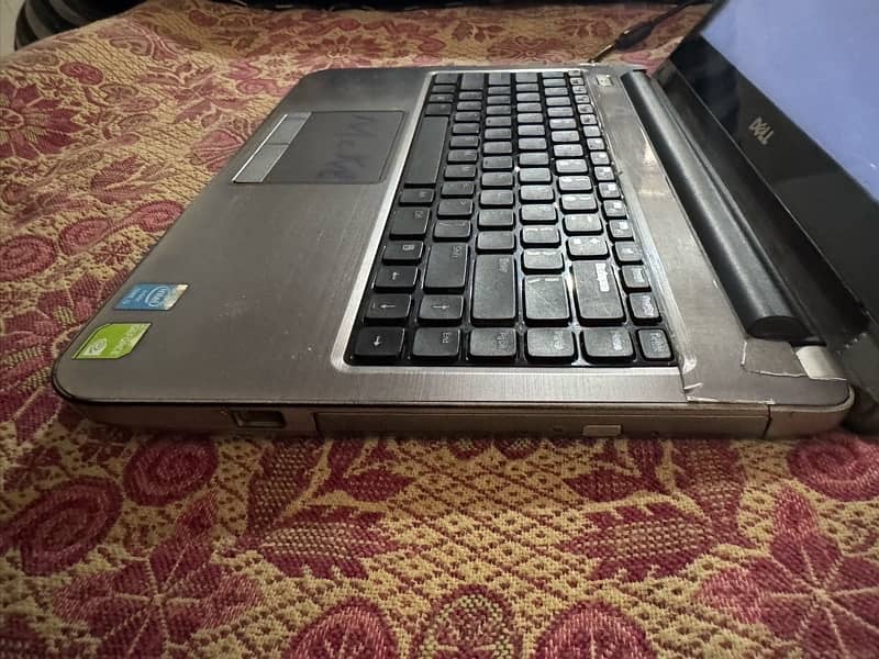 Dell Laptop 3