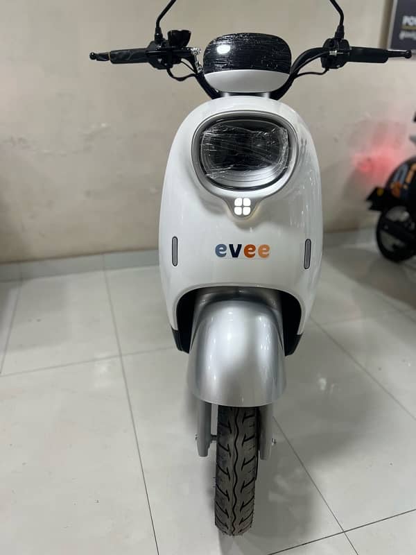 Evee Nisa Electric Scooty 2