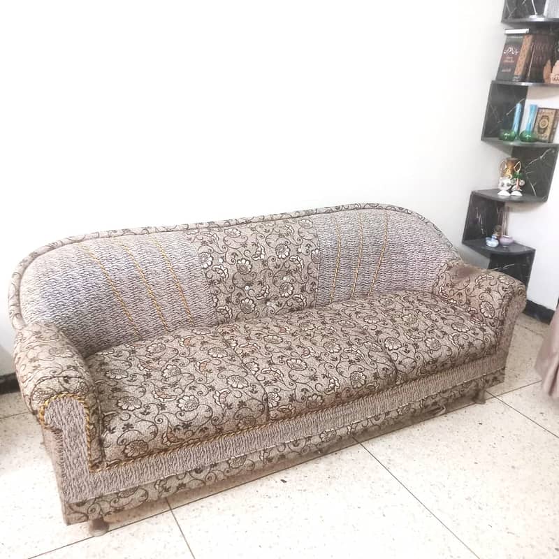 Sofa Set (5 Seater) with table. 1