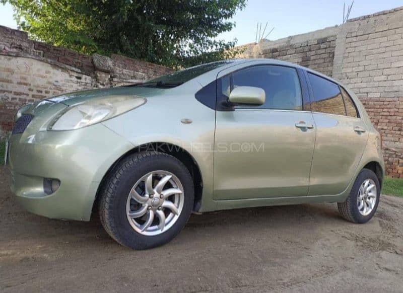 Toyota Vitz 2006 in best condition for urgent sale 2