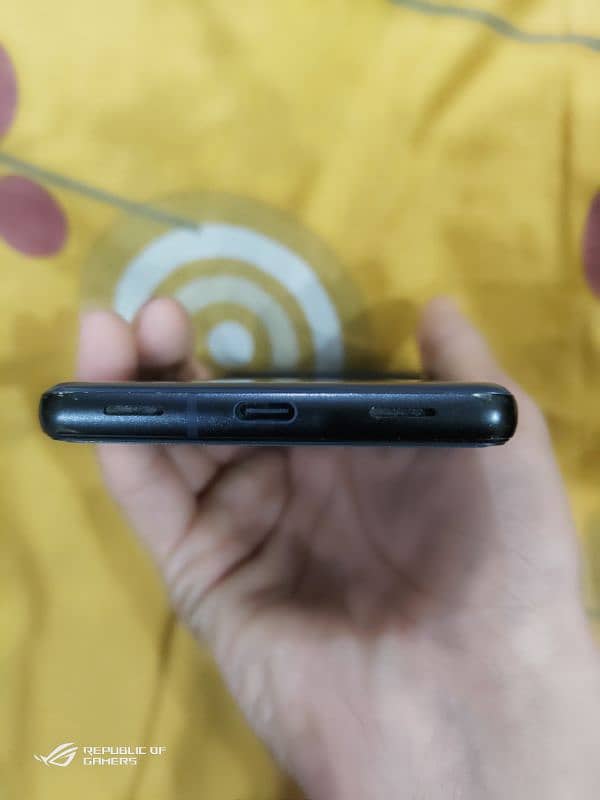 i am selling my Google pixel 6a 4