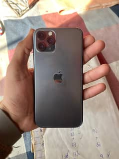 i phon 11 pro condition 10/10 arjunt sale health  76 jv 64 TrueTone ok