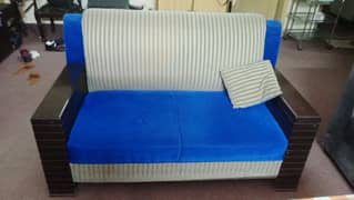 Stylish & Comfortable Sofa – Great Condition