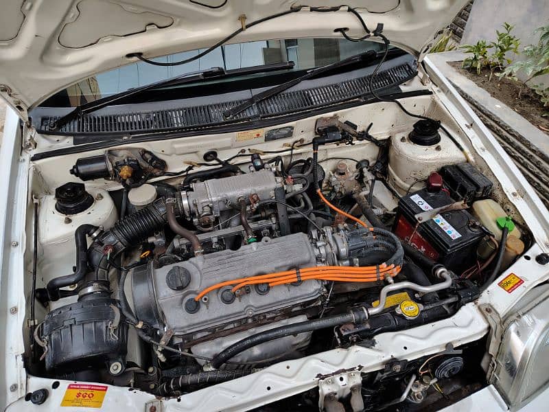 Suzuki Cultus VXR 2014 white colour Sindh registered is Up 4 sale 4