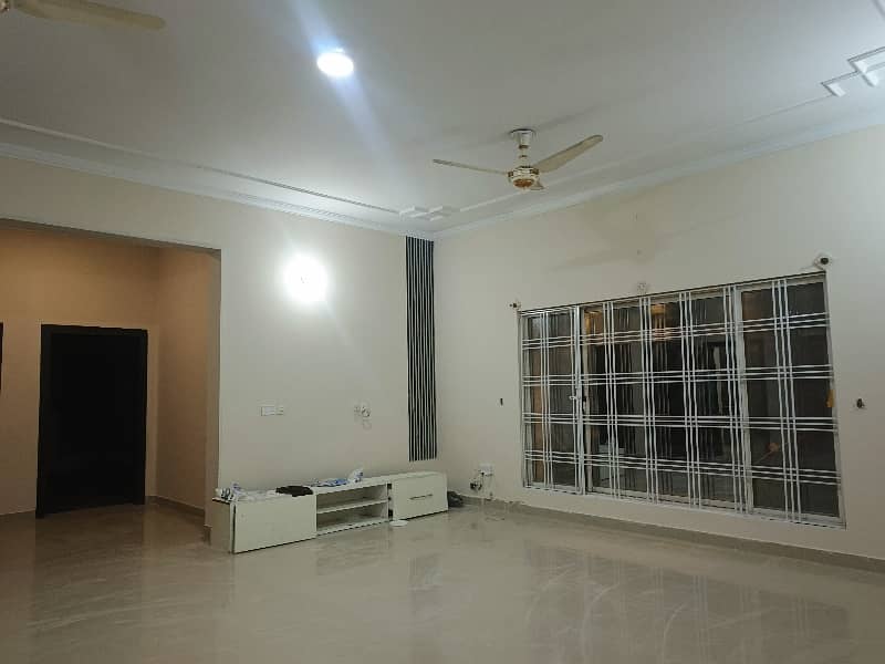 1 Kanal Upper Portion For Rent 9