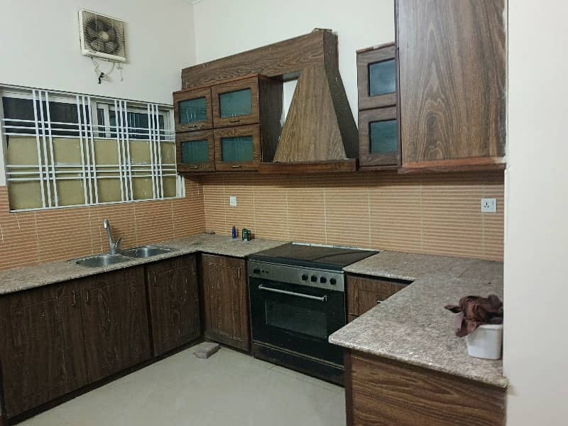 1 Kanal Upper Portion For Rent 14