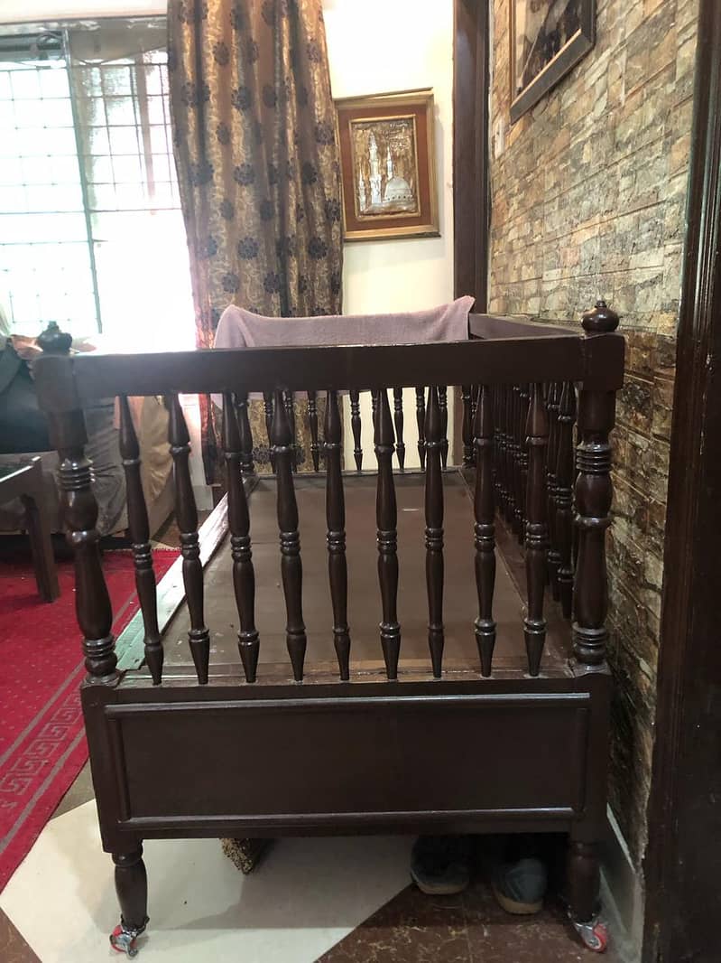 Baby cot for sale 0