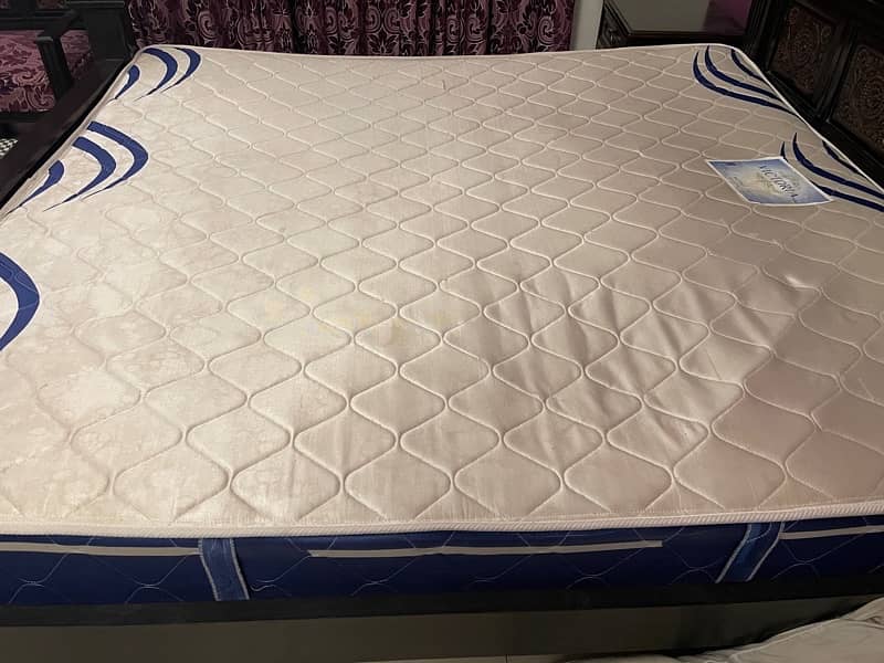 king size mattress not very old mattress 1