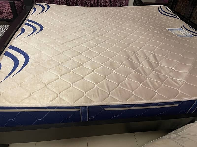 king size mattress not very old mattress 2