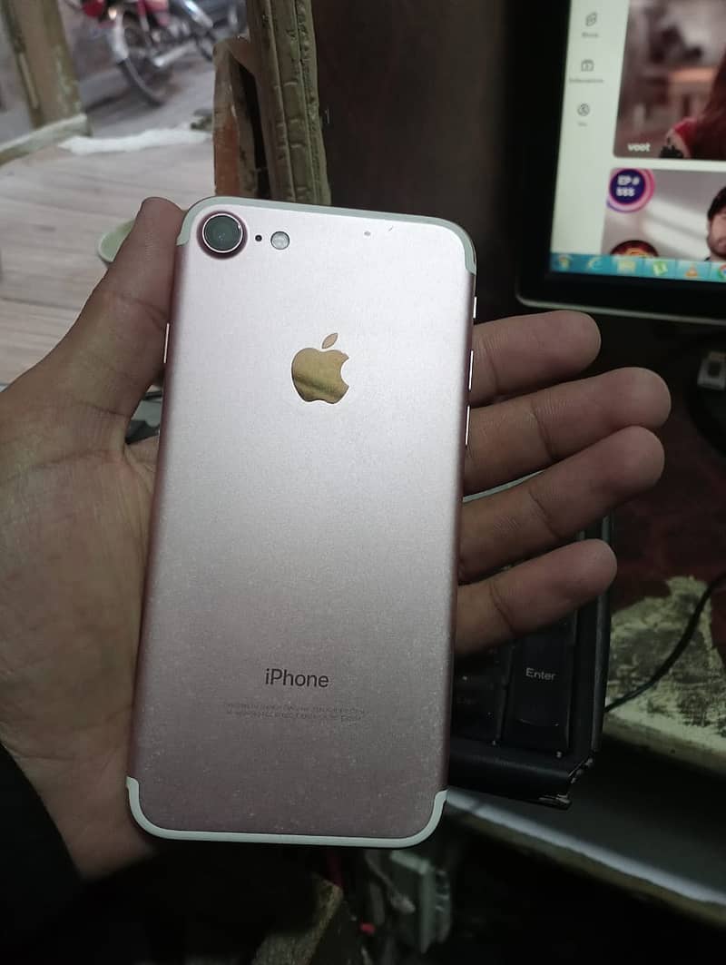 Apple iPhone 7 5