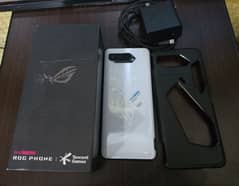 ASUS ROG Phone 5 - 256GB | Gaming Beast | 144Hz, Air Triggers, RGB