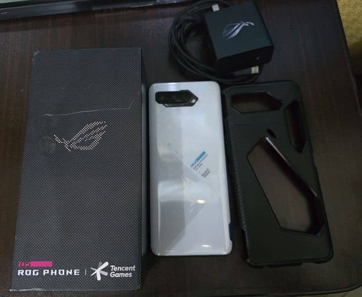 ASUS ROG Phone 5 - 256GB | Gaming Beast | 144Hz, Air Triggers, RGB 1