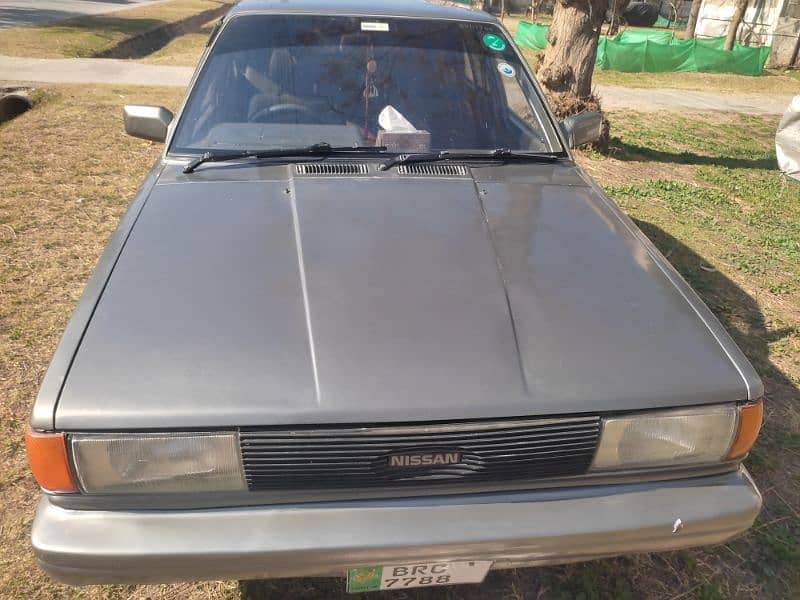 Nissan Sunny 1990 11