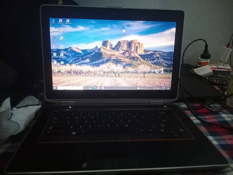 Dell Latitude i5 0