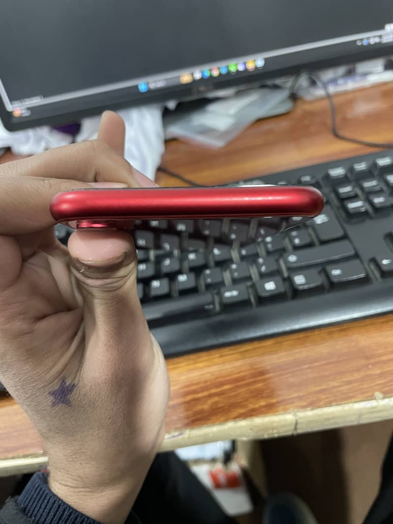 Apple iPhone XR 4