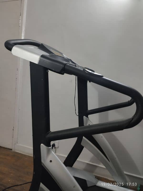 Heavy treadmill for sale 4