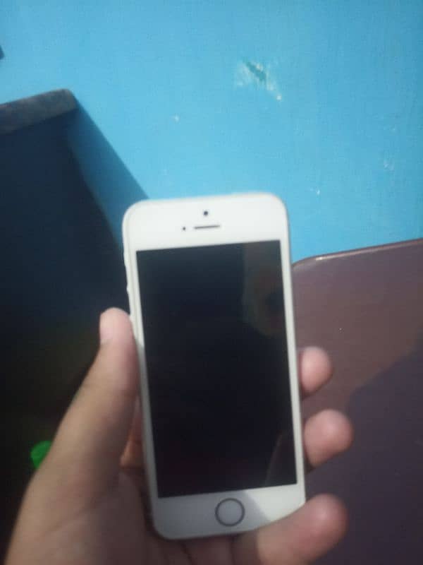 IPhone 5s  32GB PTA 1