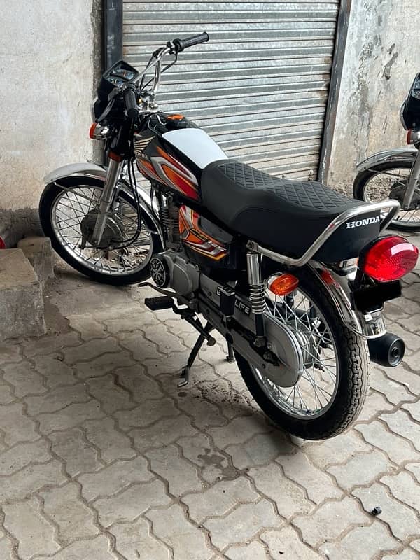 Honda CG125 Black 0