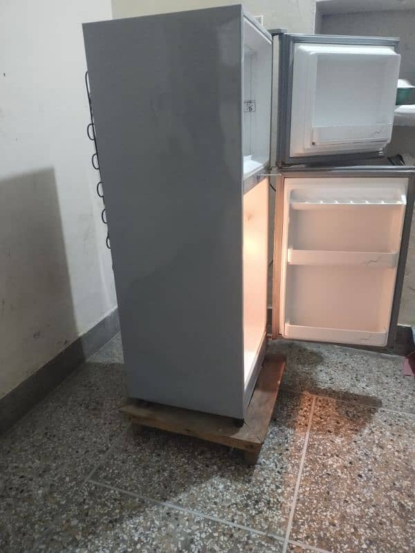 Dowlance refgerator medium size 5