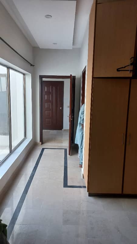 1 KANAL BRAND NEW GOOD EXCELLENT CONDITION UPPER PORTION HOUSE FOR RENT IN BABAR BLOCK BAHRIA TOWN LAHORE 2