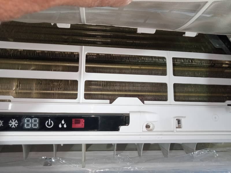 2 ton split Ac gree model G10. 1