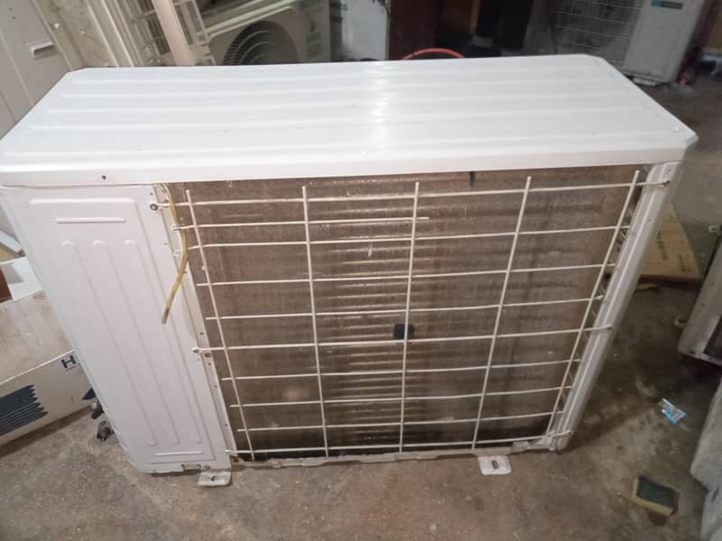 2 ton split Ac gree model G10. 3