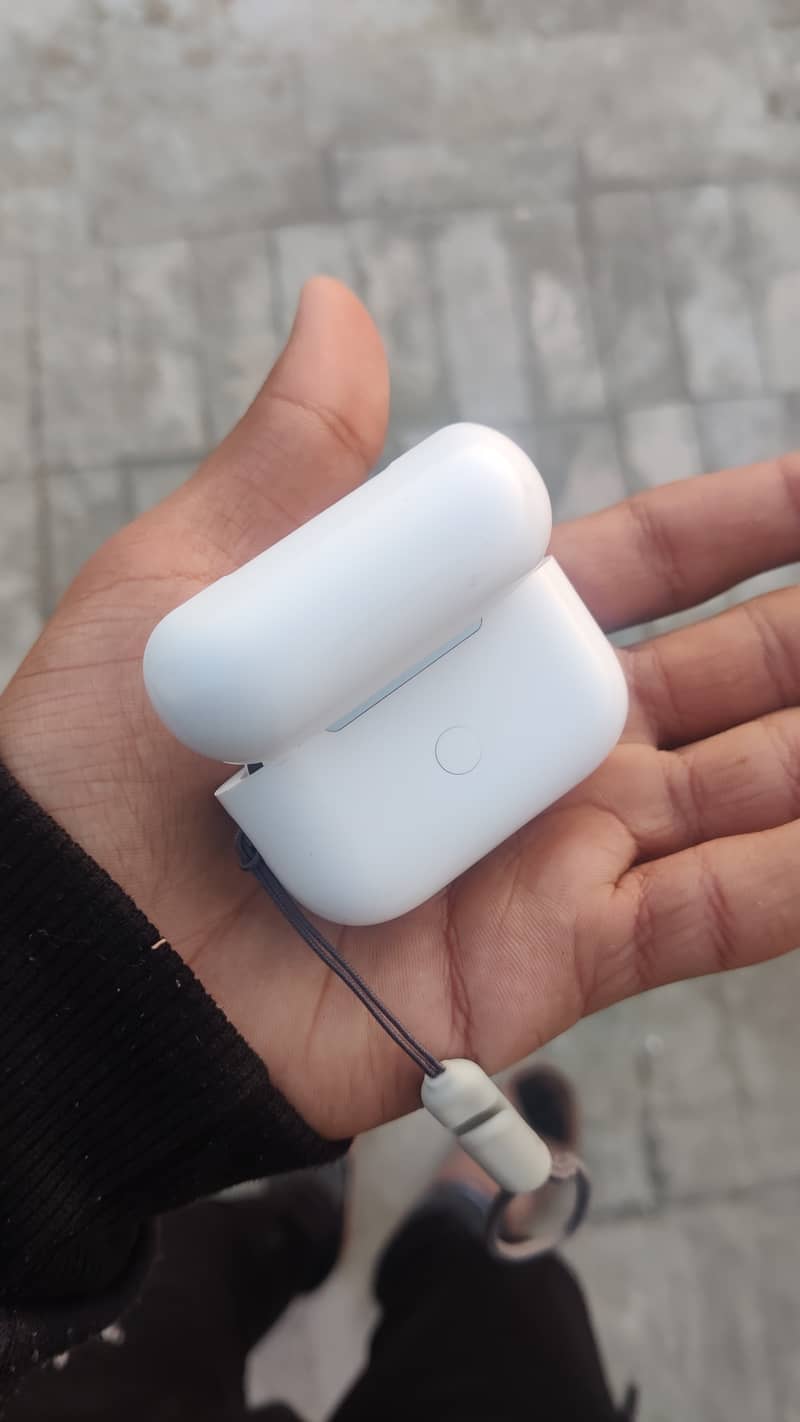 Airbuds v20 pro urgent sale 3