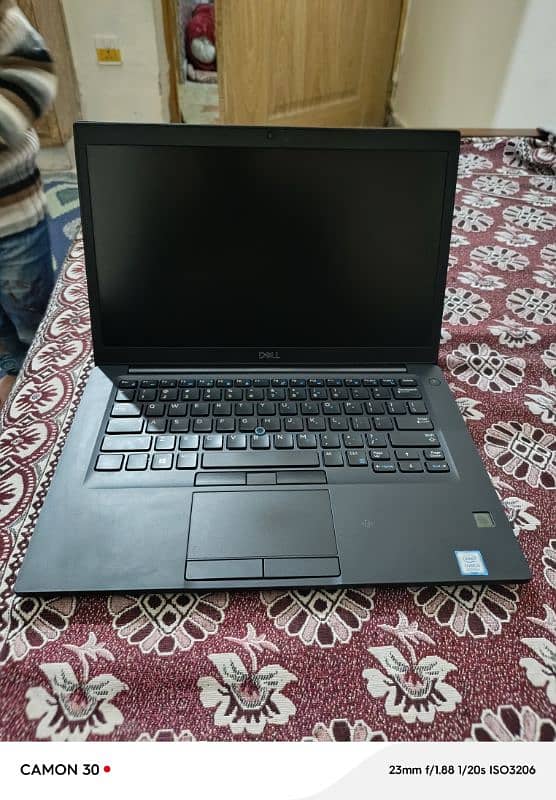 Dell Latitude 7490 8th Generation 4