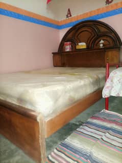 serious buyer rabta kare please. . . 6by5 double bed