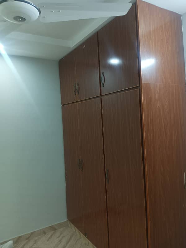 3 Beds faimly flat available for rent 0