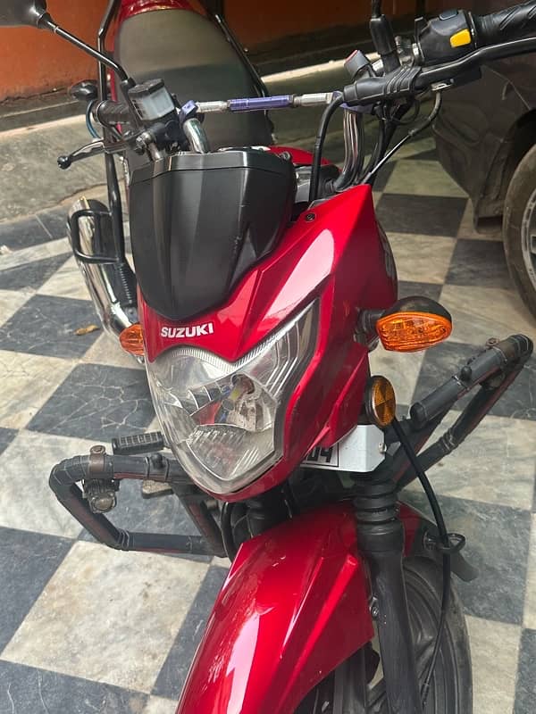 Suzuki GR 150 red color 2022 model like a new no work required 4