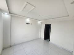 1 BED LIKE A BRAND NEW GOOD CONDITION EXCELLENT FLAT FOR RENT IN BAHRIA TOWN LAHORE