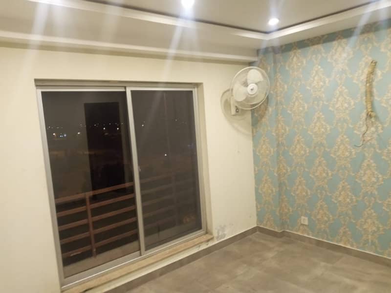 1 BED LIKE A BRAND NEW GOOD CONDITION EXCELLENT FLAT FOR RENT IN BAHRIA TOWN LAHORE 8