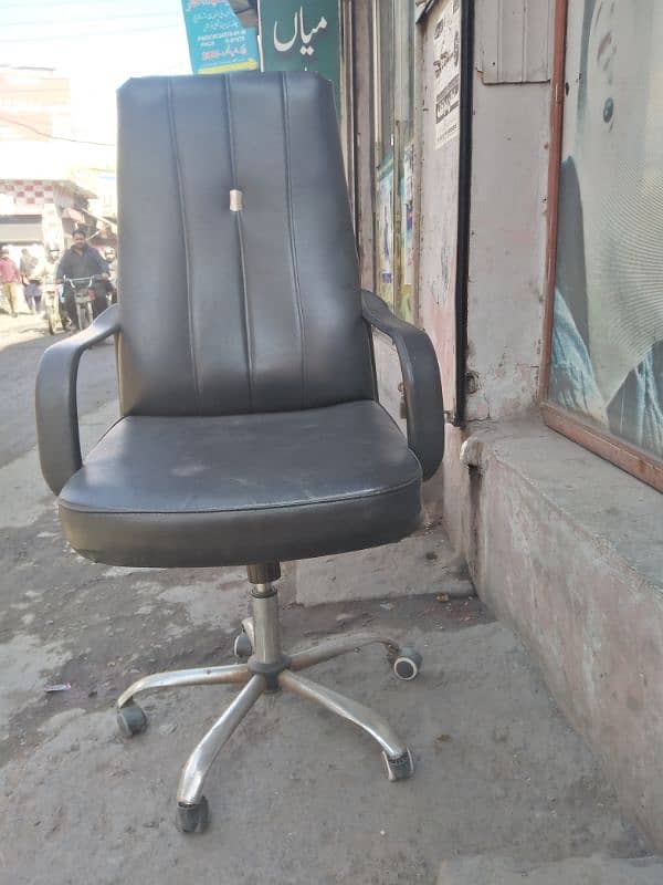 black office chair 2