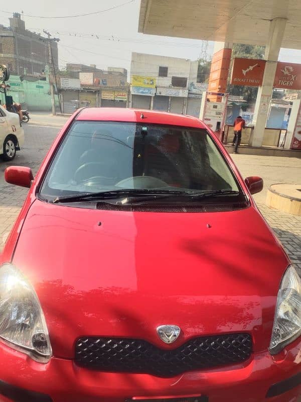 Vitz for sale automatic 65000 Km 5