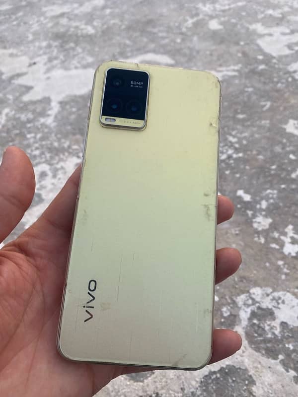 vivo y33t available with charge 0