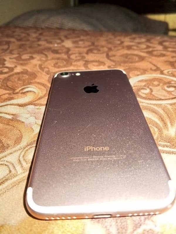 iPhone 7 32GB non-pta 5